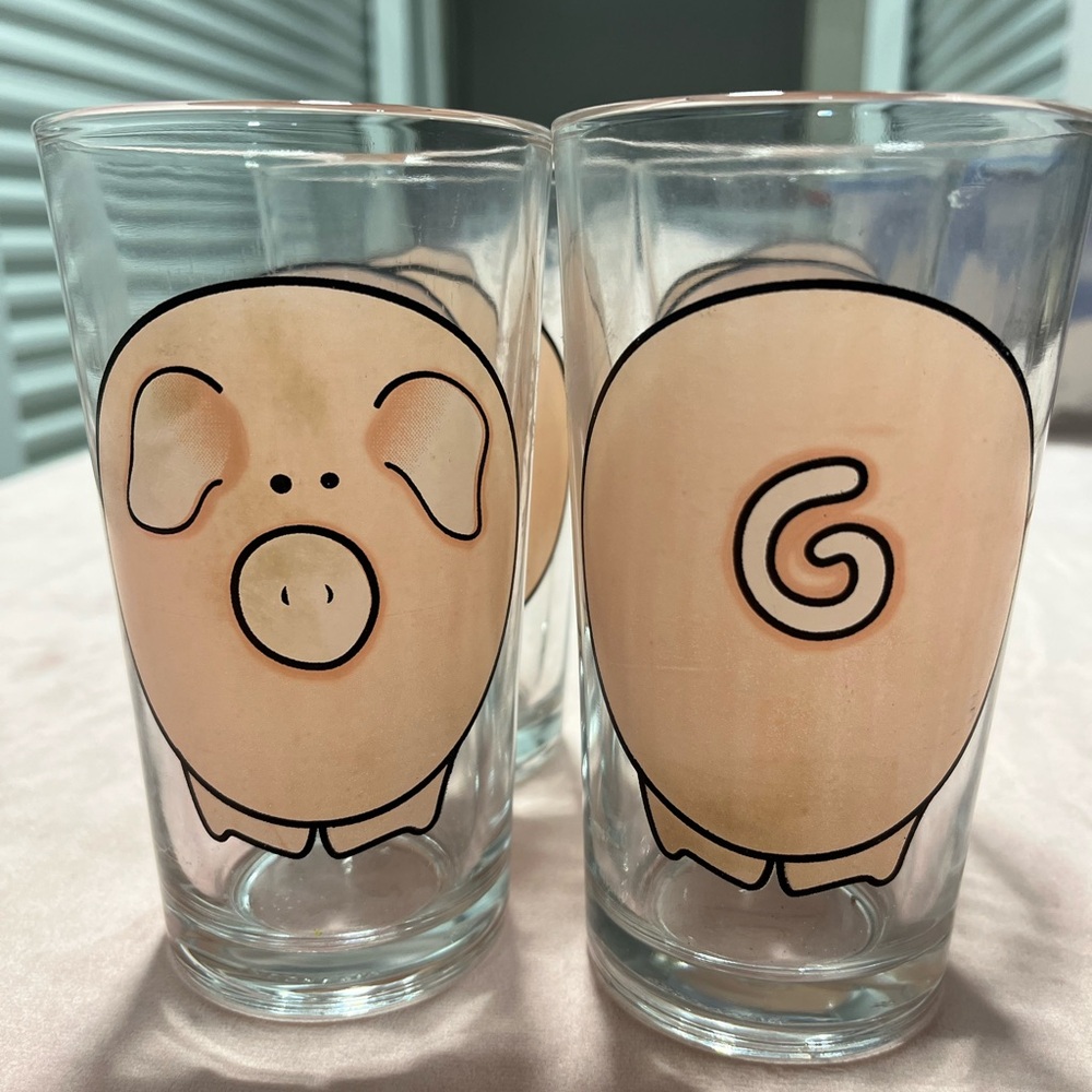 Vintage Pig Tumblers.  Sold in a set of 4